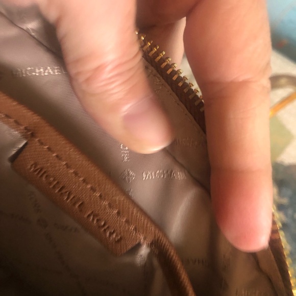 Michael Kors icon signature Jet Set Vanilla Crossbody NWT leather & brass, roomy - Picture 5 of 15